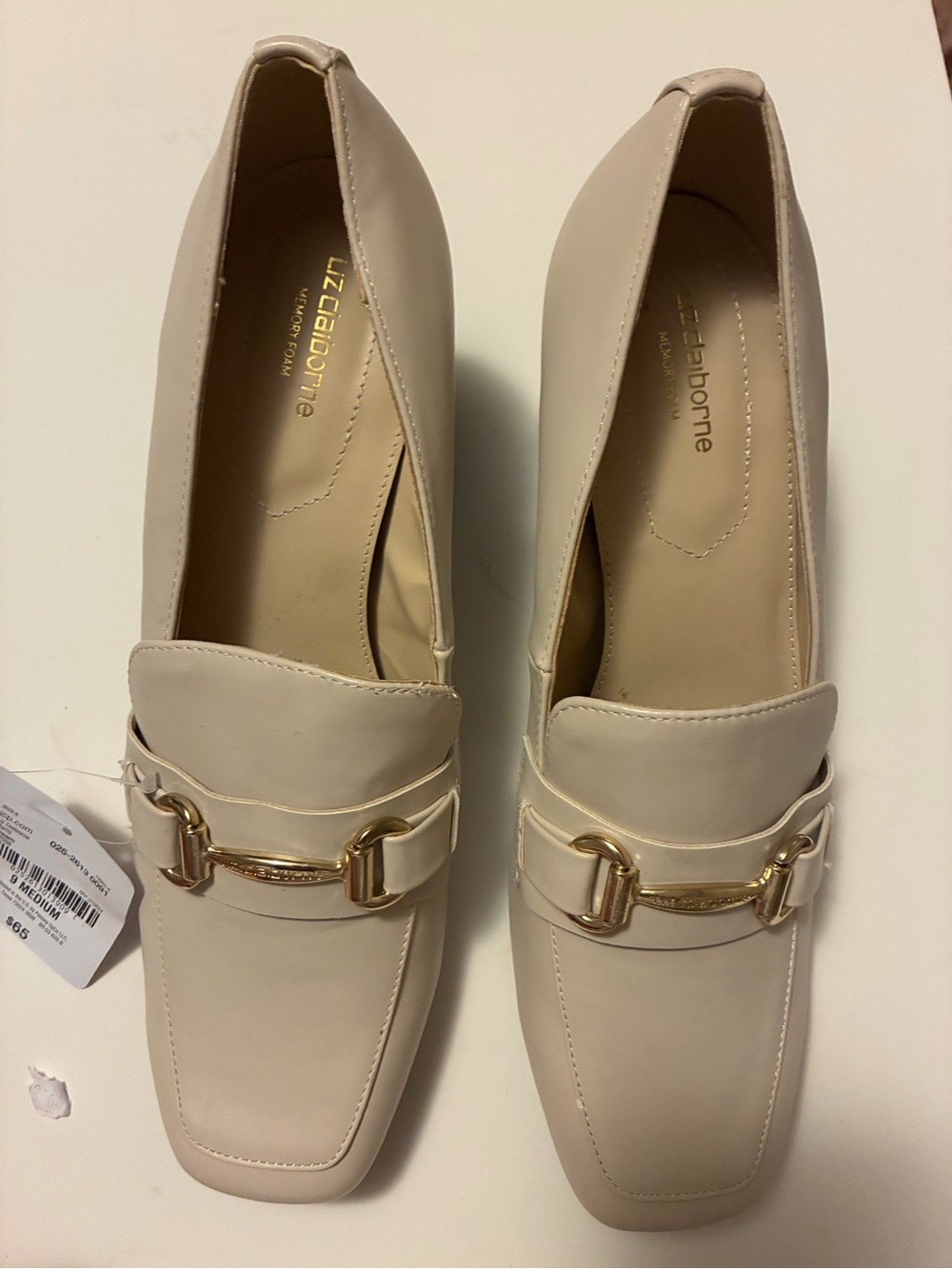 Liz Claiborne Cream Loafers with Gold Accent Hardware